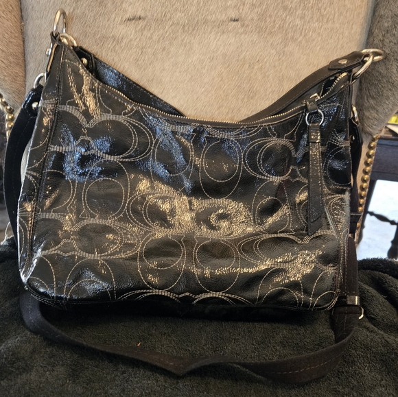 Coach black shiny dual straps hobo bag - Picture 3 of 5